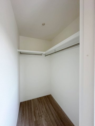 佐伯区五日市中央1丁目 No.2の収納|全居室収納☆
3階4.5帖洋室のクローゼットです♪