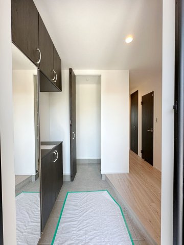 佐伯区五日市中央1丁目 No.2の玄関|広々とした玄関ホール☆