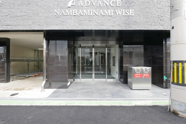 アドバンス難波南ワイズのエントランス