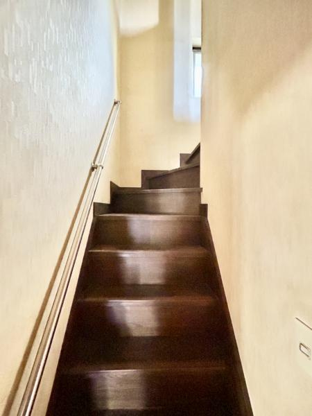 高知市朝倉丙　中古一戸建てのその他|【現況写真】階段です