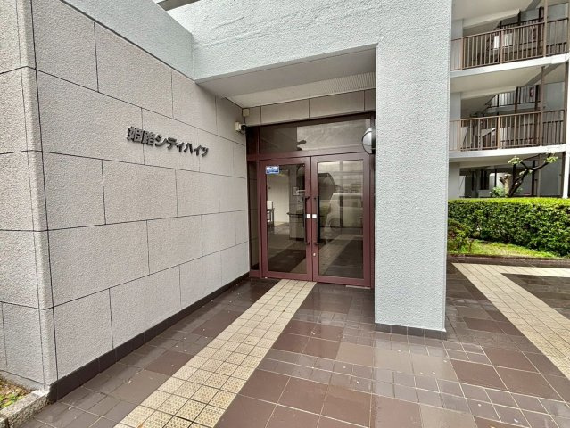 姫路シティハイツのエントランス