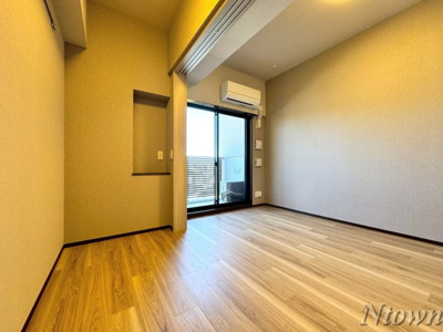 【居間・リビング】 | メイクスアート名古屋城西 | こちらのリビングで趣味の時間をお楽しみください
