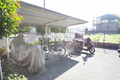 【駐車場】 | チェリー・ヒル | 敷地内駐車場、駐輪場完備
