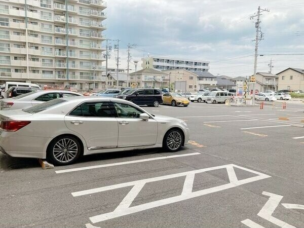 エスライフ浄水駅前　南館の駐車場