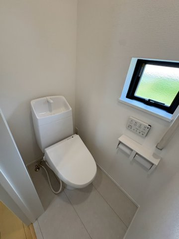 須磨区多井畑筋替道　新築戸建てのトイレ|トイレもきれいです