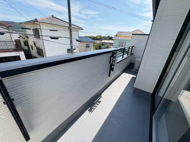 須磨区多井畑筋替道　新築戸建てのバルコニー|外からの目が気にならないバルコニーで洗濯物が干せます
