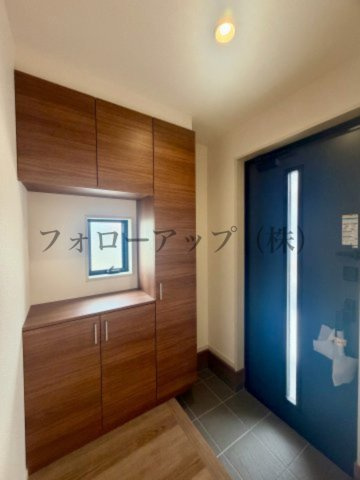 リーブルガーデン堺市東区大美野6期の玄関|収納もある玄関です