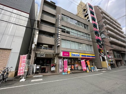 新大阪生原ビルの外観