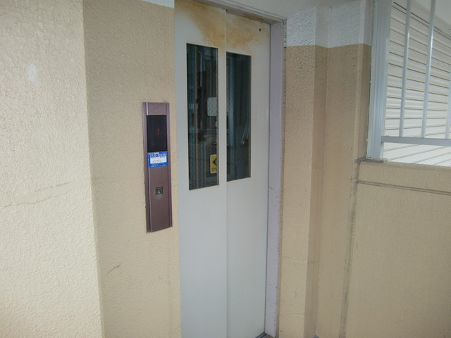 ドミール寺尾のロビー|エレベーター