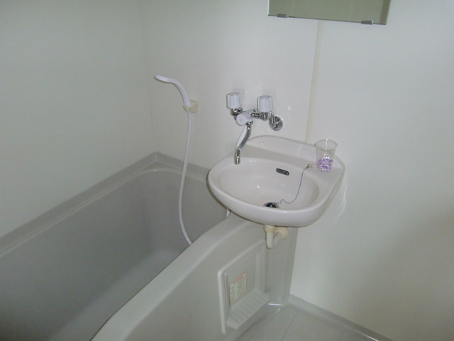 ドミール寺尾の浴室