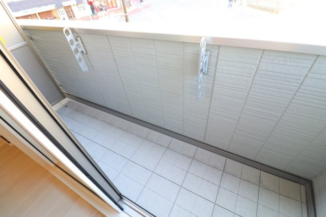川崎市多摩区東生田１丁目のアパートのバルコニー