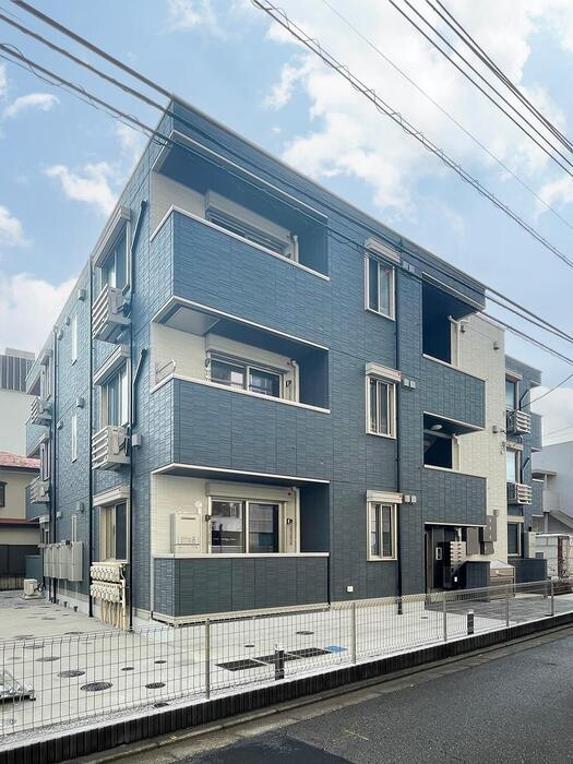 調布市国領町１丁目のアパートの外観