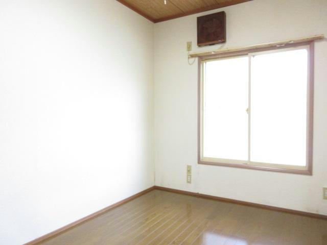 コーポ緑西の洋室