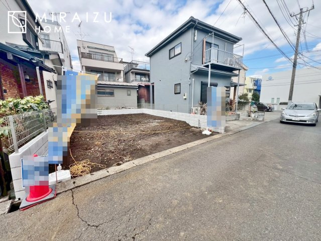 【外観】 | 青く澄み渡った綺麗な空と、陽の光をたっぷりと受ける、そんな新築住宅で新生活をスタートしてみませんか？見学・ご相談等、ミライズホーム(株)までお気軽にご連絡下さい。