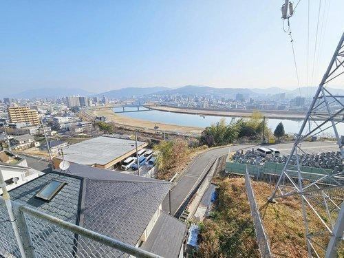 新庄町の展望|リビングからの眺望☆
前面棟無しのため見晴らしが良いです♪