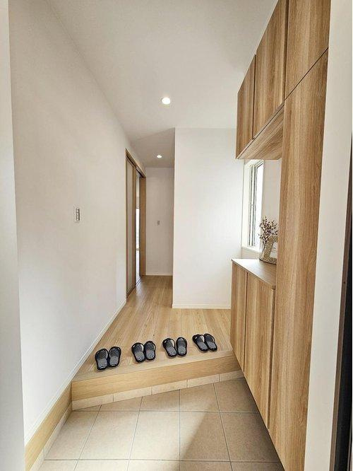 新庄町の玄関|玄関ホールは広く感じることが出来ます♪