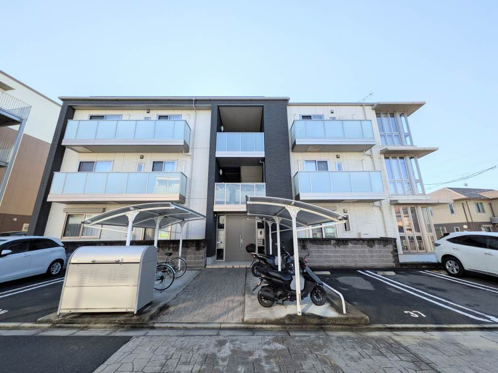 プリティーウーマン Ｂ棟の外観