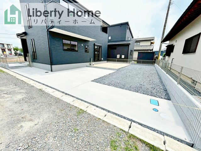 石岡市石岡3期　新築戸建の駐車場