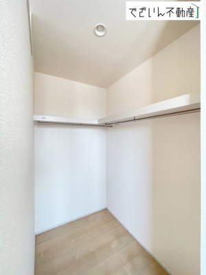 【収納】 | Livele Garden.S上里町七本木 第6　新築住宅 | ≪1号棟≫暮らし心地を大きく左右する収納を、適材適所に配置し使い勝手を考慮してあります。空間を余すところなく有効利用した収納は生活空間をより上質なものにしてくれるでしょう。
現地(2026年7月撮影)
