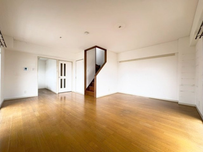 【居間・リビング】 | ロイヤル曽根