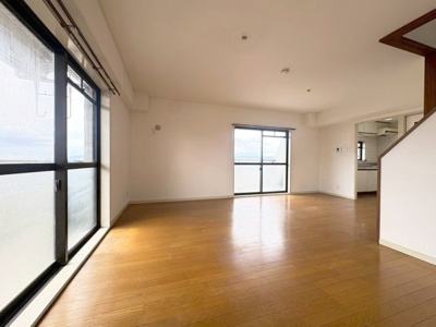 【居間・リビング】 | ロイヤル曽根