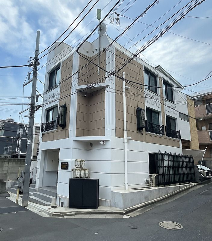 ＨＥＲＭＥ　ＹＯＹＯＧＩ　ＯＵＥＳＴ