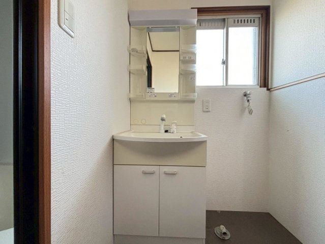 中古戸建　大垣市草道島町　昭和50年築の独立洗面台