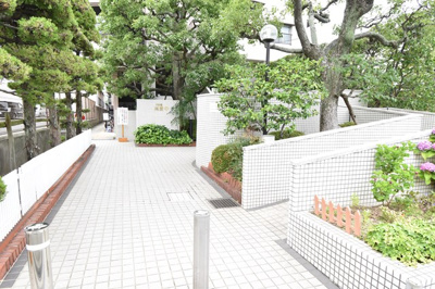 【エントランス】 | ドルミ南豊中 | 弊社のファイナンシャルプランナーより、将来に向けた資金計画・住宅ローンの無料相談が皆様に大変ご好評頂いております！物件ご購入の前に、まずはお気軽にご相談くださいませ。