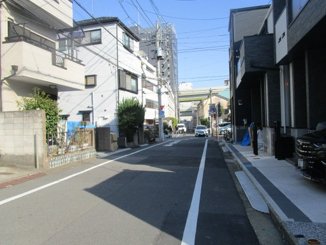 板橋区中丸町のビル