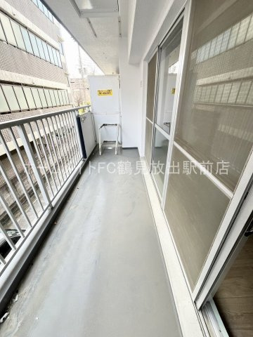 大阪市鶴見区今津中２丁目の賃貸マンションのバルコニー