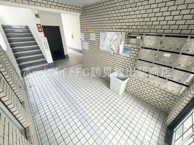 大阪市鶴見区今津中２丁目の賃貸マンションのロビー