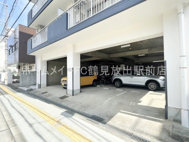 大阪市鶴見区今津中２丁目の賃貸マンションの駐車場