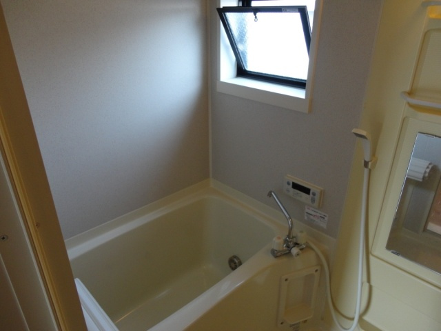 クレールプラザ立花の浴室