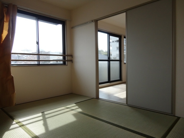 クレールプラザ立花の和室