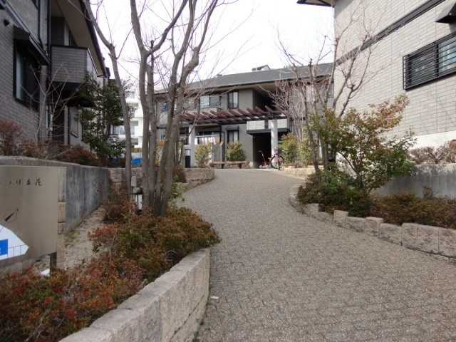 クレールプラザ立花のエントランス