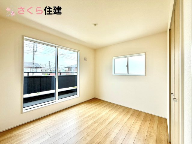 ブルーミングガーデン鶴田町第5期　3号棟の洋室|各部屋に収納あります！荷物が多い子育て世代や、趣味道具の多い方にもうれしいですね！