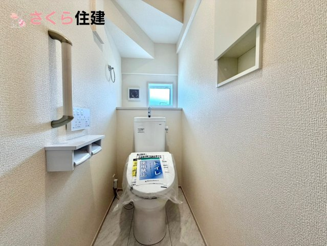 ブルーミングガーデン鶴田町第5期　3号棟のトイレ|トイレは各階完備。夜、トイレに起きても、2階の寝室から1階のトイレに降りる必要はありません。