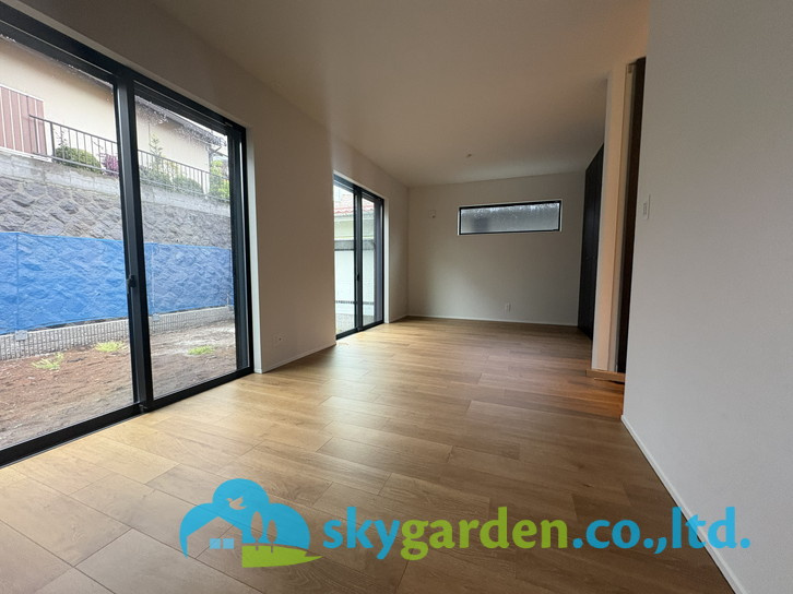 藤沢市柄沢《柄沢V》　新築戸建　全1棟の洋室|お部屋を2つ区切ることができます。