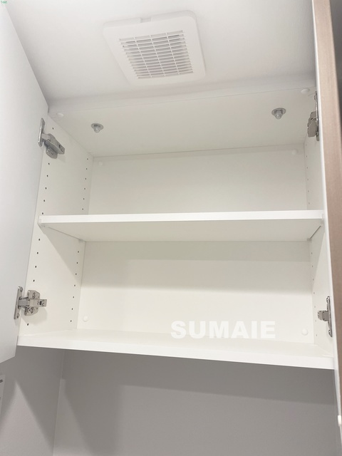 クレヴィアリグゼ西巣鴨の収納|トイレの上にも収納有♬