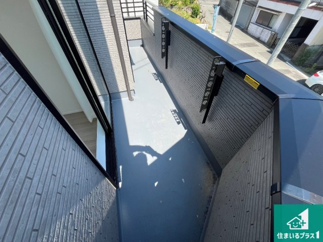 神戸市須磨区多井畑筋替道　新築一戸建てのバルコニー|ワイドバルコニーは洗濯物を干すスペースが広いのでご家族が多くても安心！