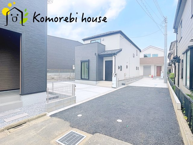 上尾市瓦葺　第1期　新築一戸建て　リナージュ　02の前面道路含む現地写真|前面道路含む現地写真です