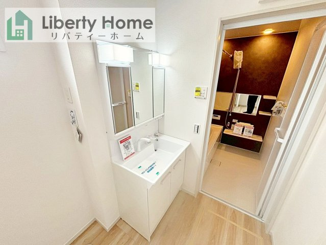 取手市戸頭18期　新築戸建の独立洗面台|同形状・同仕様