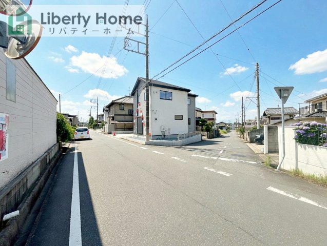取手市戸頭18期　新築戸建の前面道路含む現地写真