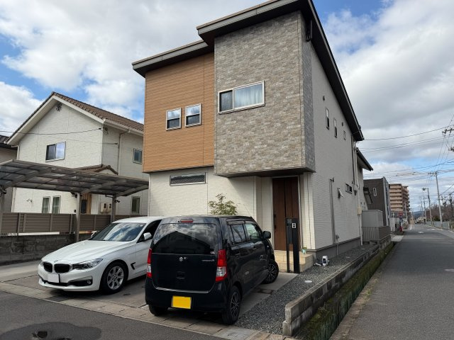新涯町４丁目　並列４台＋１台　長期優良住宅