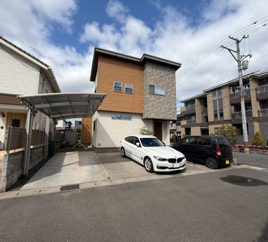 新涯町４丁目　並列４台＋１台　長期優良住宅