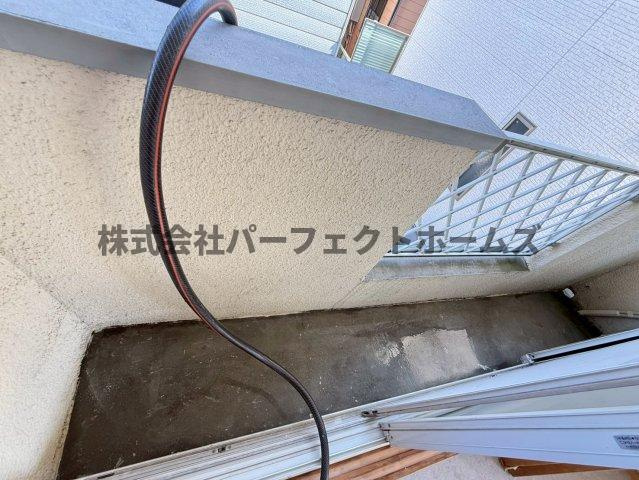 津田東町2丁目戸建　賃貸のバルコニー|バルコニー付きです