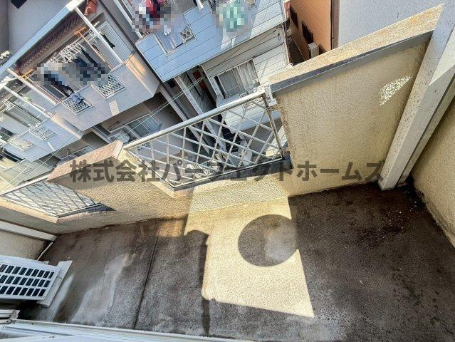 津田東町2丁目戸建　賃貸のバルコニー|陽当たり良好なバルコニーです