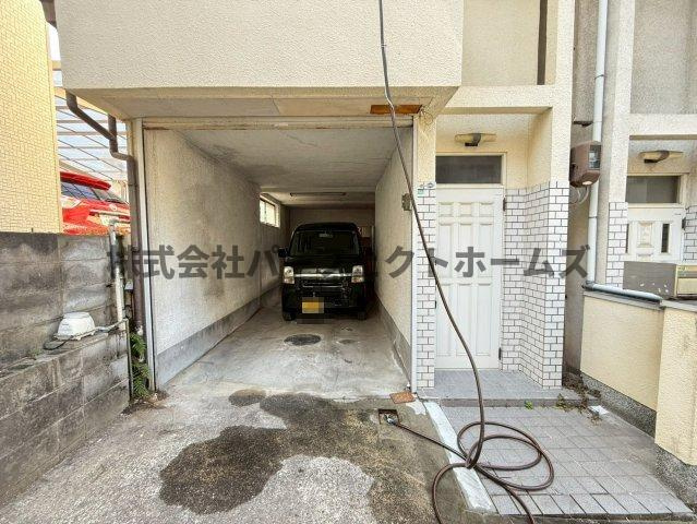 津田東町2丁目戸建　賃貸の駐車場|駐車場があります