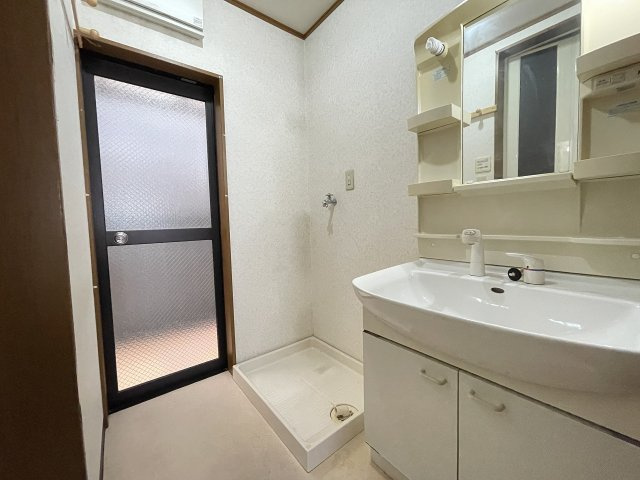 中務町の独立洗面台