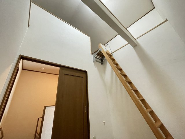 中務町の内装